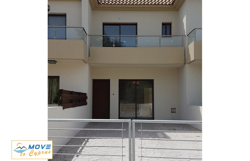 2 bedroom maisonette with title deed
