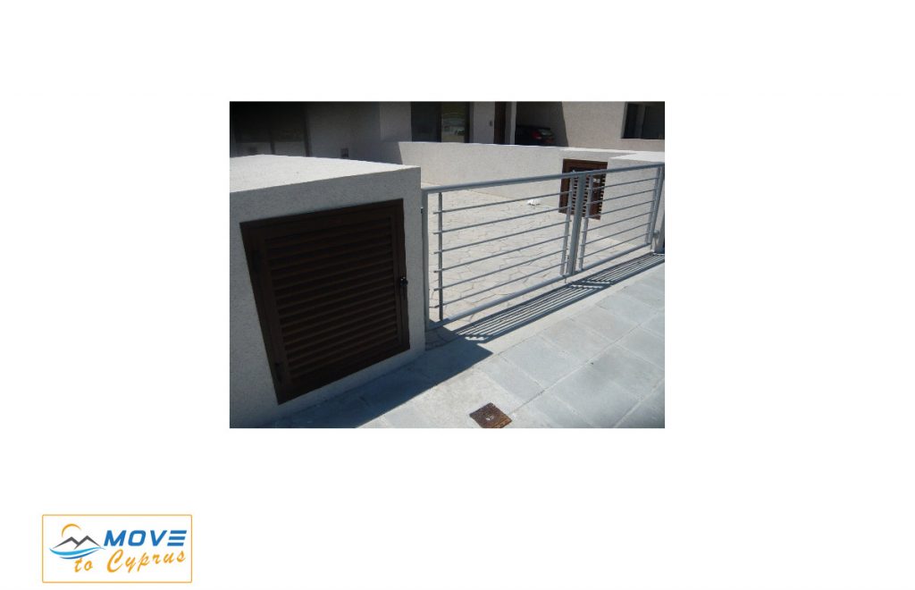 2 bedroom maisonette with title deed