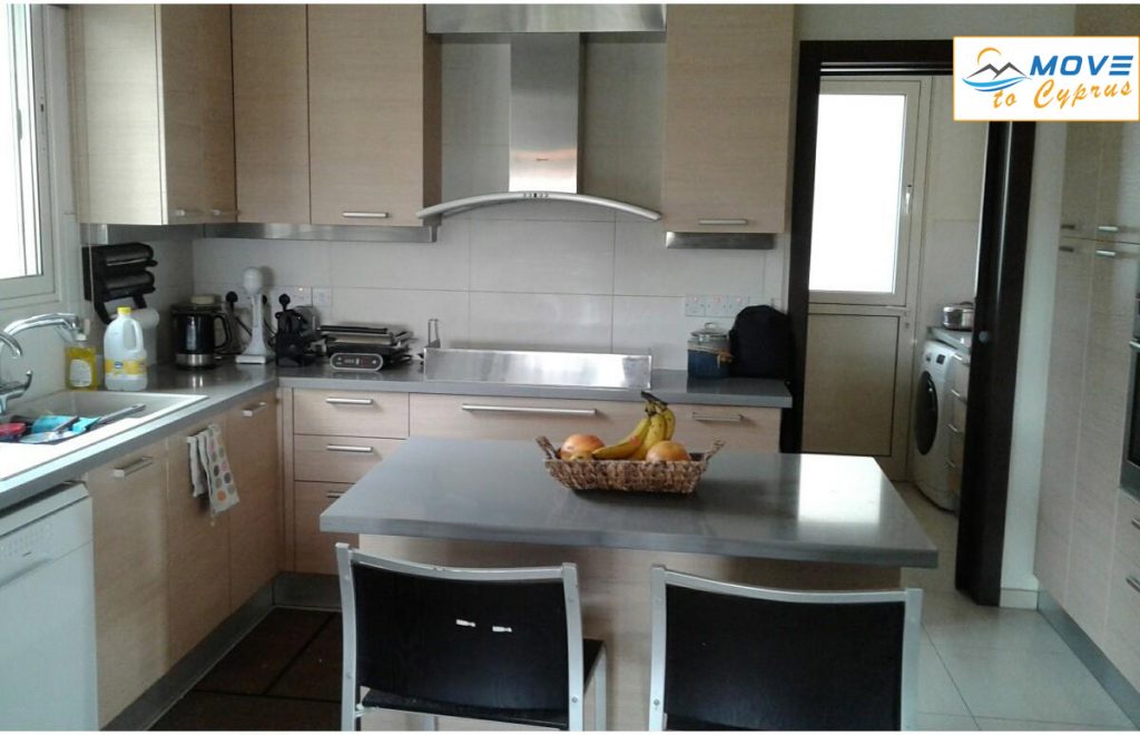 5 Bedroom Detached house for sale in Agios Athanasios