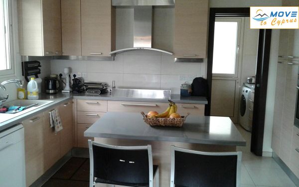 5 Bedroom Detached house for sale in Agios Athanasios