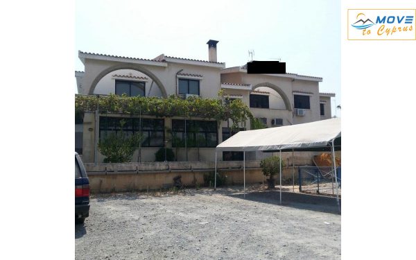 House for sale in agia fyla - 6 bedroom detached