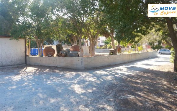 House for sale in agia fyla - 6 bedroom detached