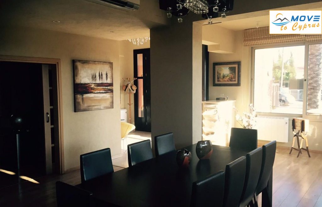 6 bedroom villa for sale in Agios Tychon