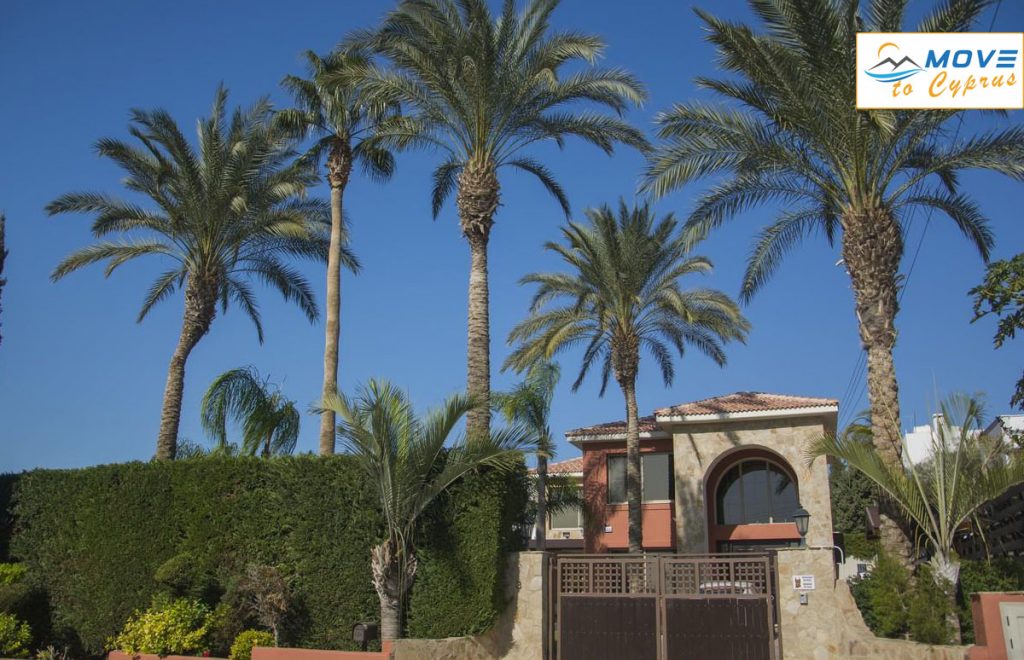6 bedroom villa for sale in Agios Tychon