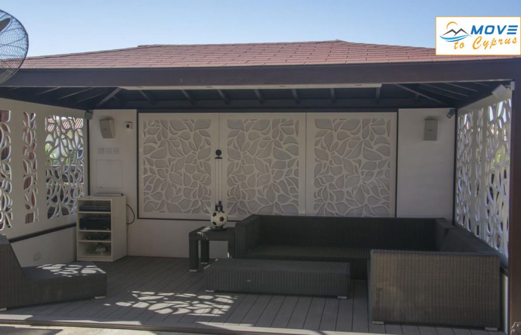 6 bedroom villa for sale in Agios Tychon