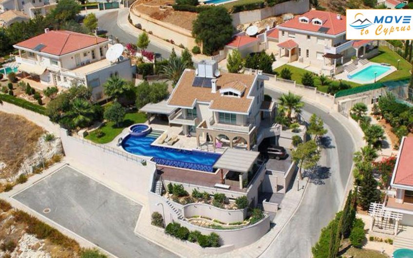 6 Bedroom Detached Villa for Sale in Agios Tychonas